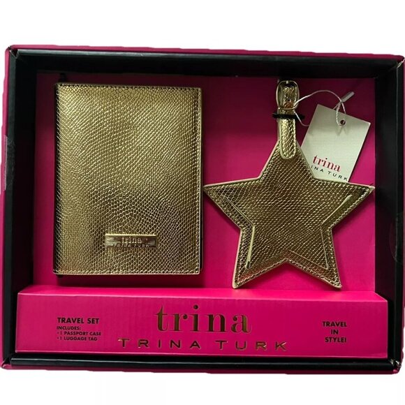 NEW 2pc TRINA TURK Travel Set - Passport Case + Luggage Tag - Gold Star - Picture 1 of 3